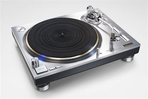 sl 1200 technics turntable.